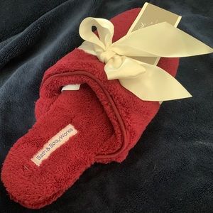 VINTAGE Bath & Body Works burgundy slippers NWT